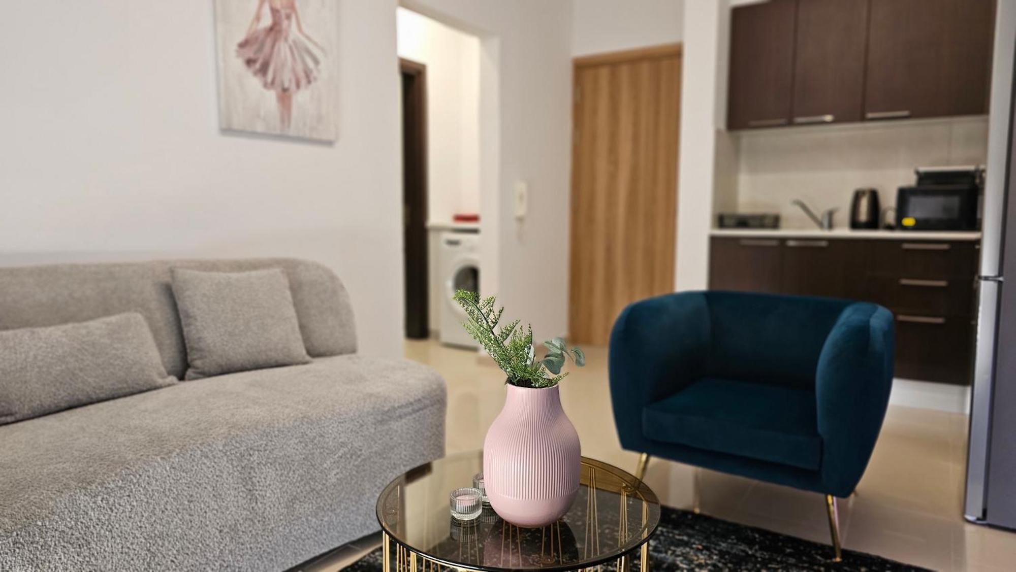 Stay Cosmo City Suites 尼科西亚 外观 照片